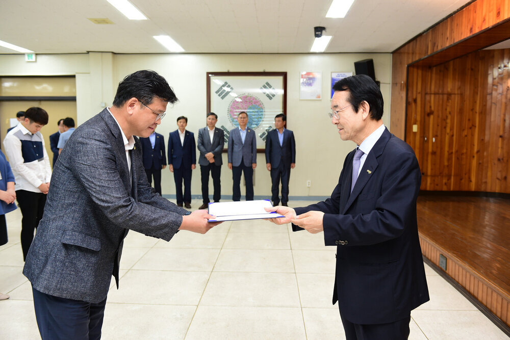  2019년도 하반기 4급이하 정기인사  임용장 교부